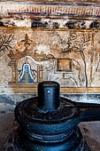 The great Chola temples of Tamil Nadu - The Brihadishwara Temple of Thanjavur. Linga with Nayaka painting on the inside wall of the cloister. 